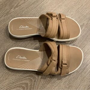 Clarks Cloudsteppers Breeze Piper Light Brown Tan Sandals Size 6
